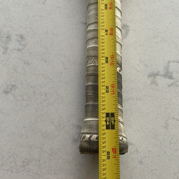 Wilson Federer 25 Junior Tennis Racquet - (Unisex) Grip Size: 3-7/8” - Picture 6 of 16